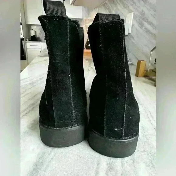 Black Chelsea Boots Men Flock Slip-On Business Men Short
Boots Size 39 - Picture 9 of 9